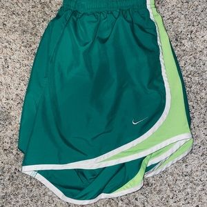 XL green Nike shorts